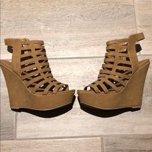 Qupid light brown/tan straps wedges